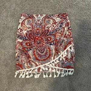 Size S skirt worn once !